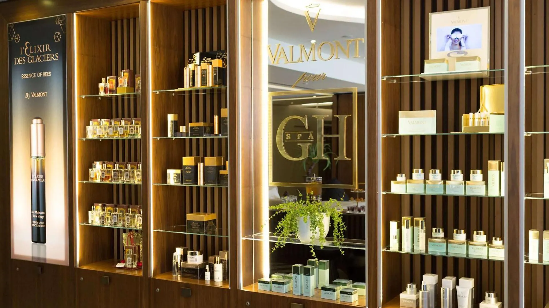 Fairmont Grand Hotel Geneva 5*,
