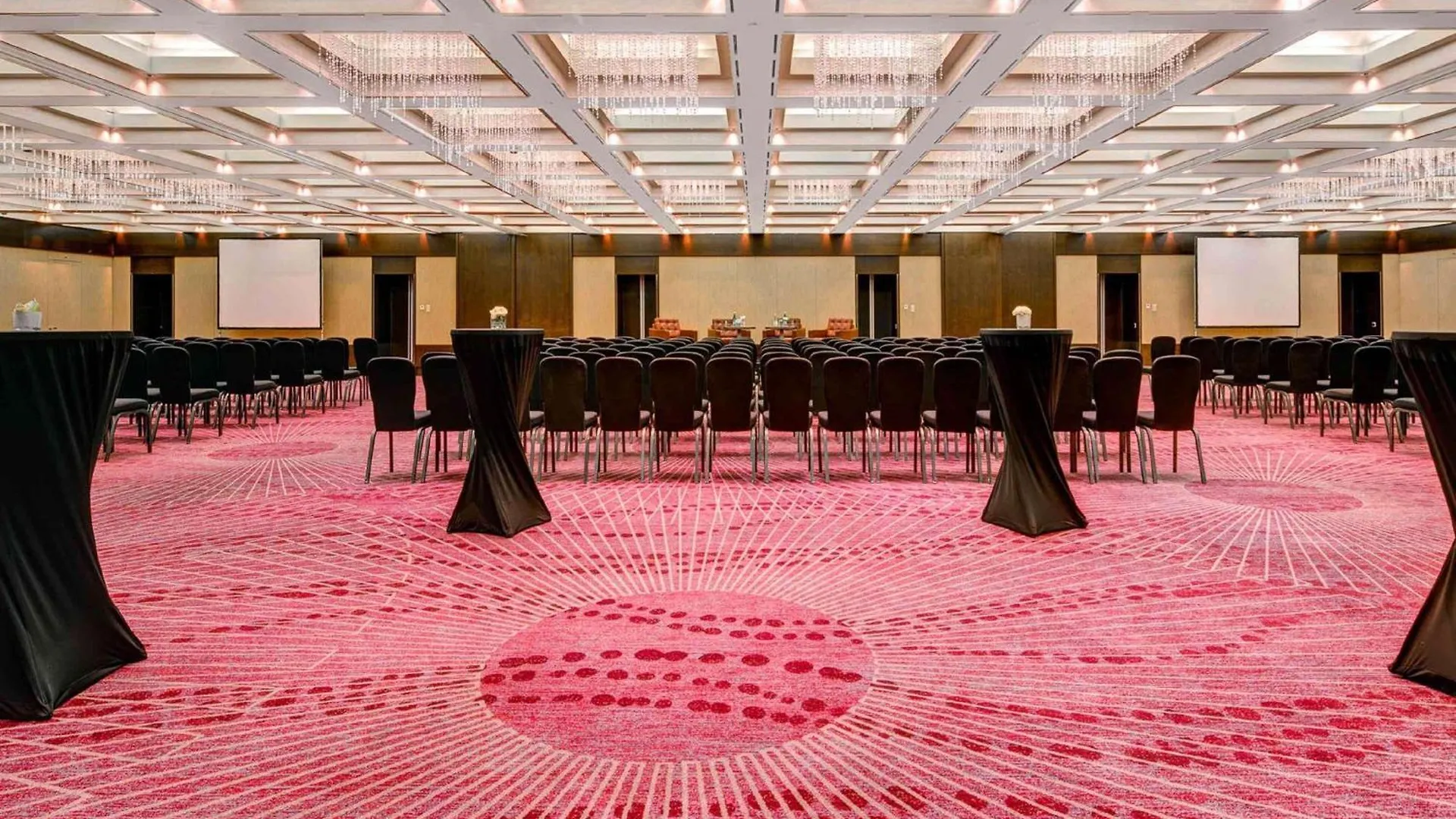 Fairmont Grand Hotel Geneva 5*,