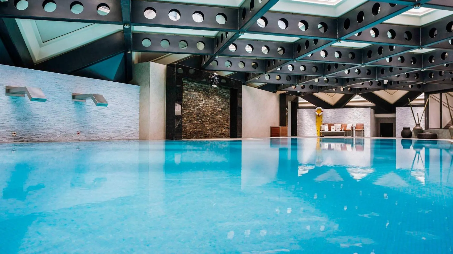 Fairmont Grand Hotel Geneva 5*,